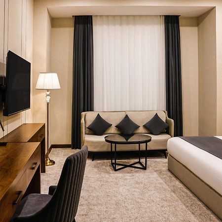 Hotel Wyndham Garden Taškent Exteriér fotografie
