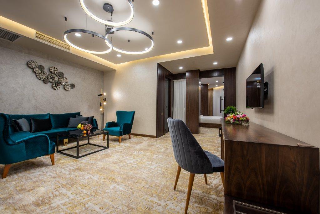 Hotel Wyndham Garden Taškent Exteriér fotografie