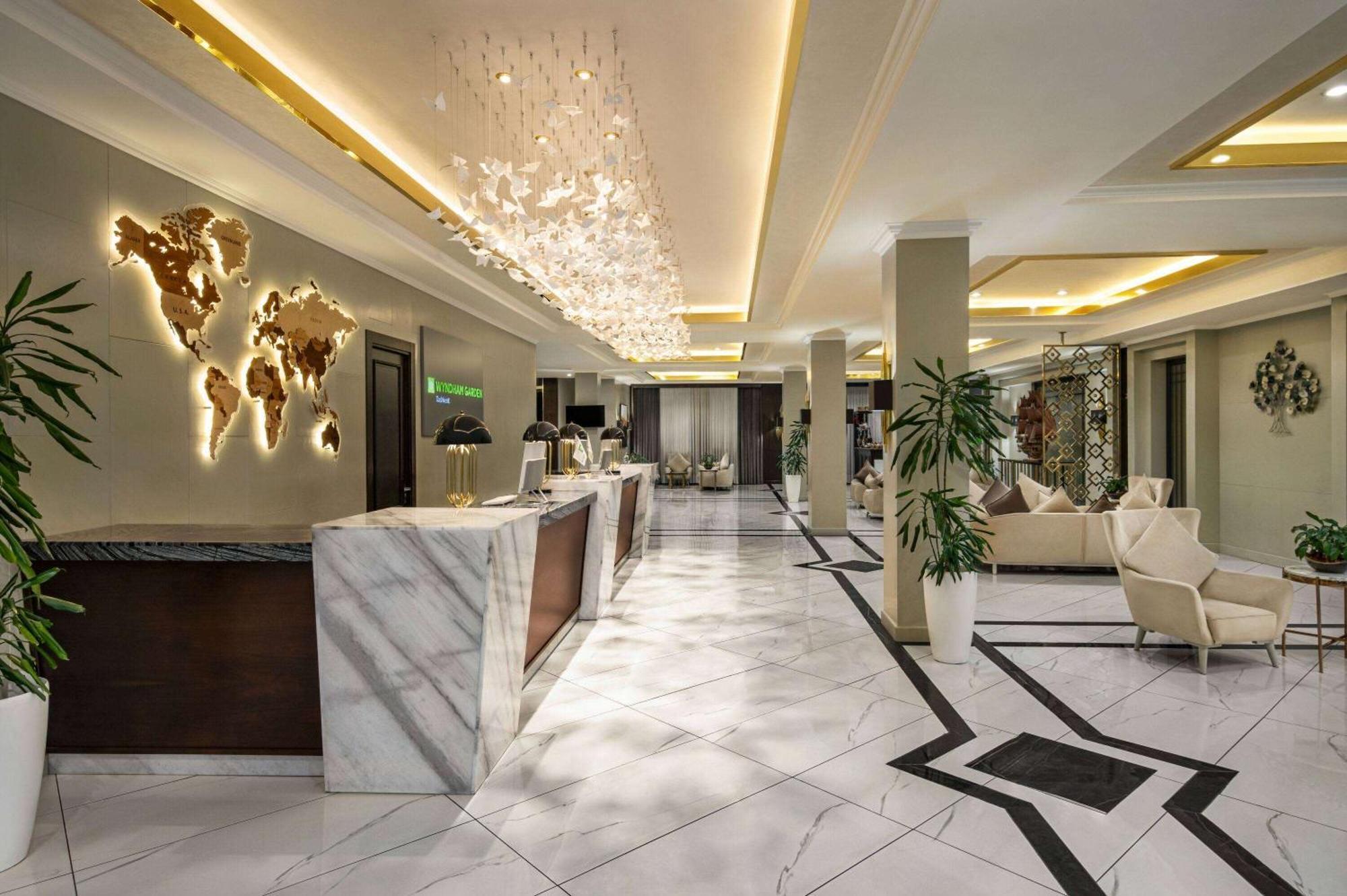 Hotel Wyndham Garden Taškent Exteriér fotografie