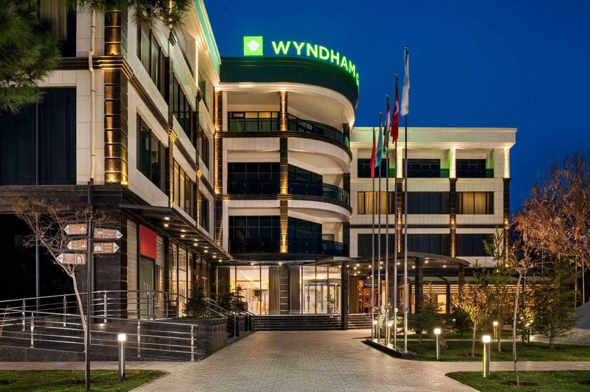 Hotel Wyndham Garden Taškent Exteriér fotografie