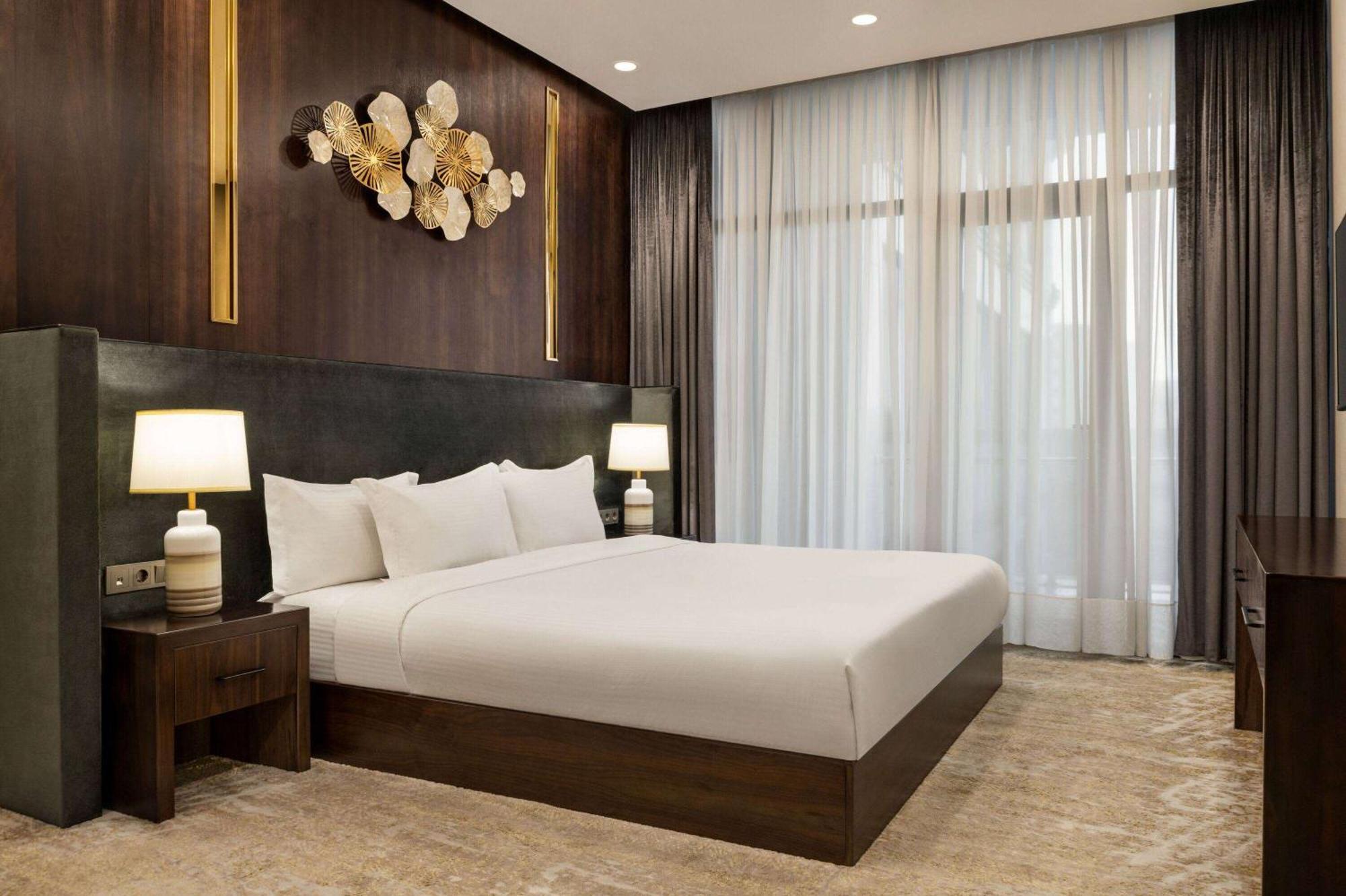 Hotel Wyndham Garden Taškent Exteriér fotografie