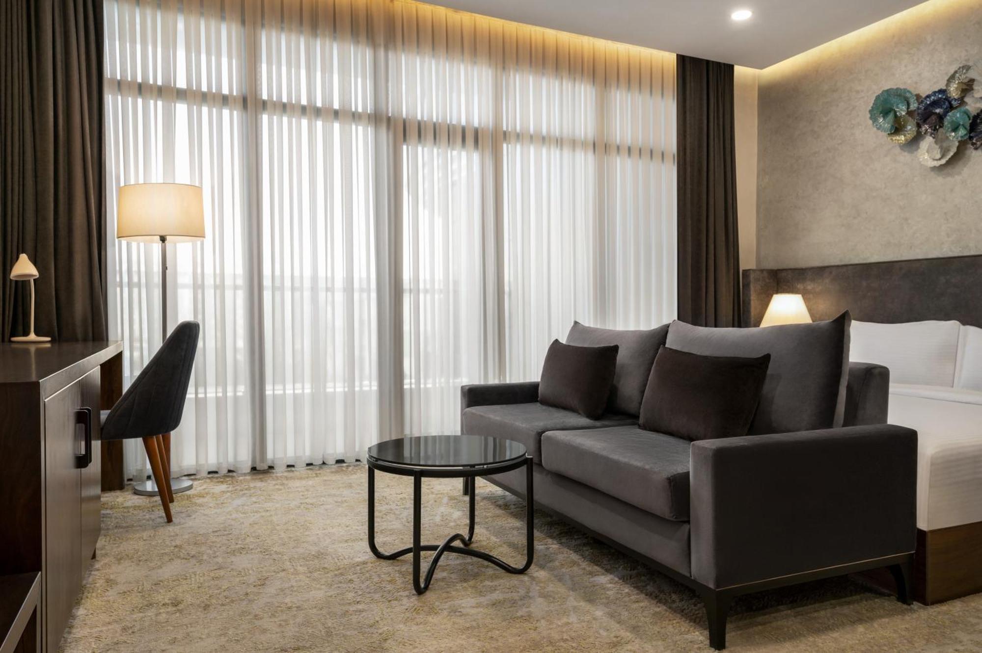 Hotel Wyndham Garden Taškent Exteriér fotografie