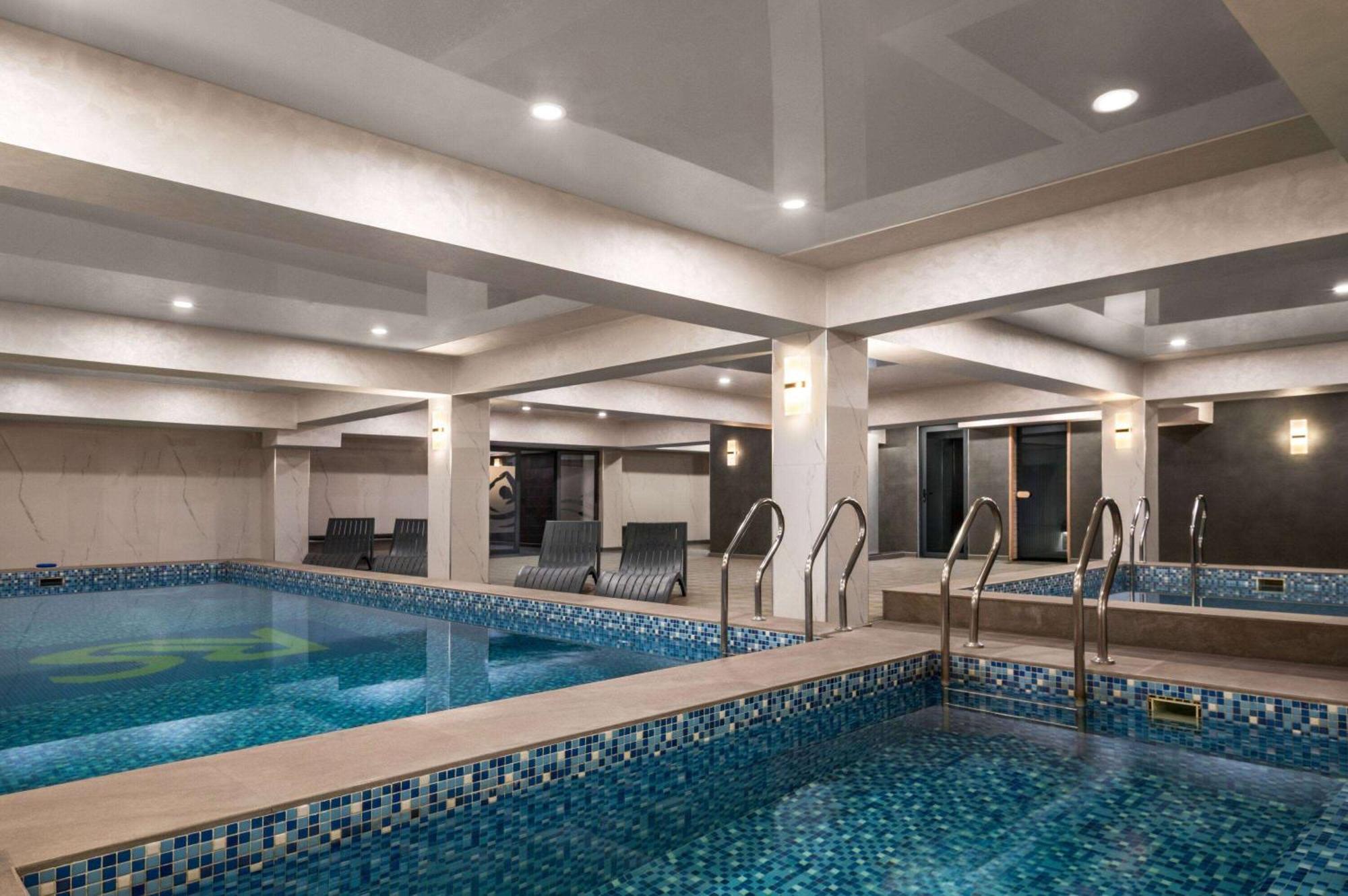 Hotel Wyndham Garden Taškent Exteriér fotografie