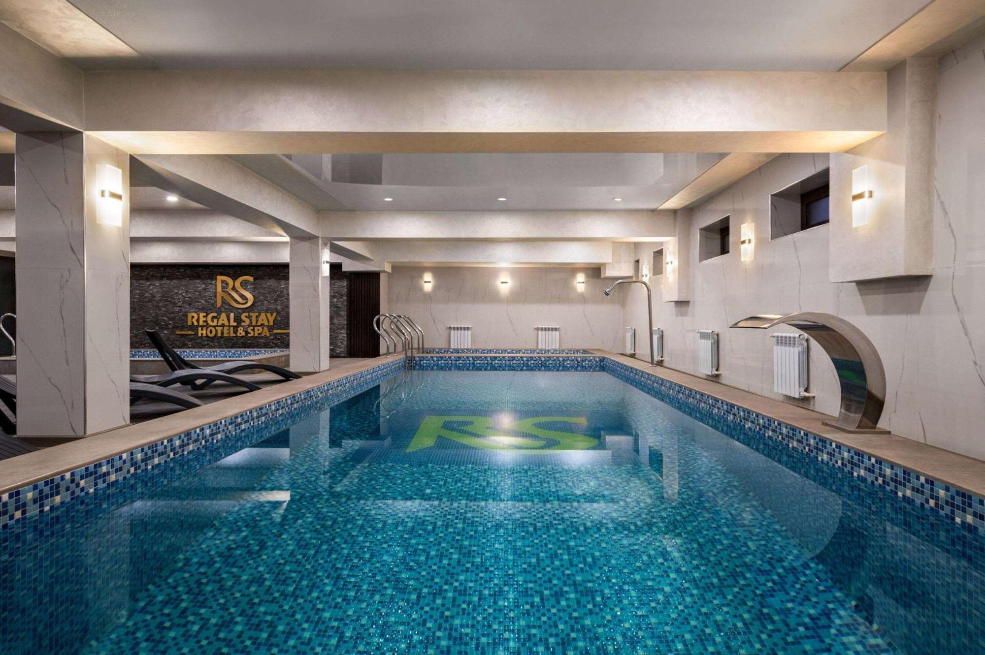 Hotel Wyndham Garden Taškent Exteriér fotografie